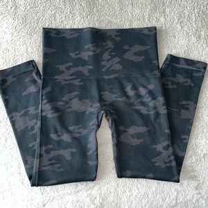 SPANX Cropped Legging